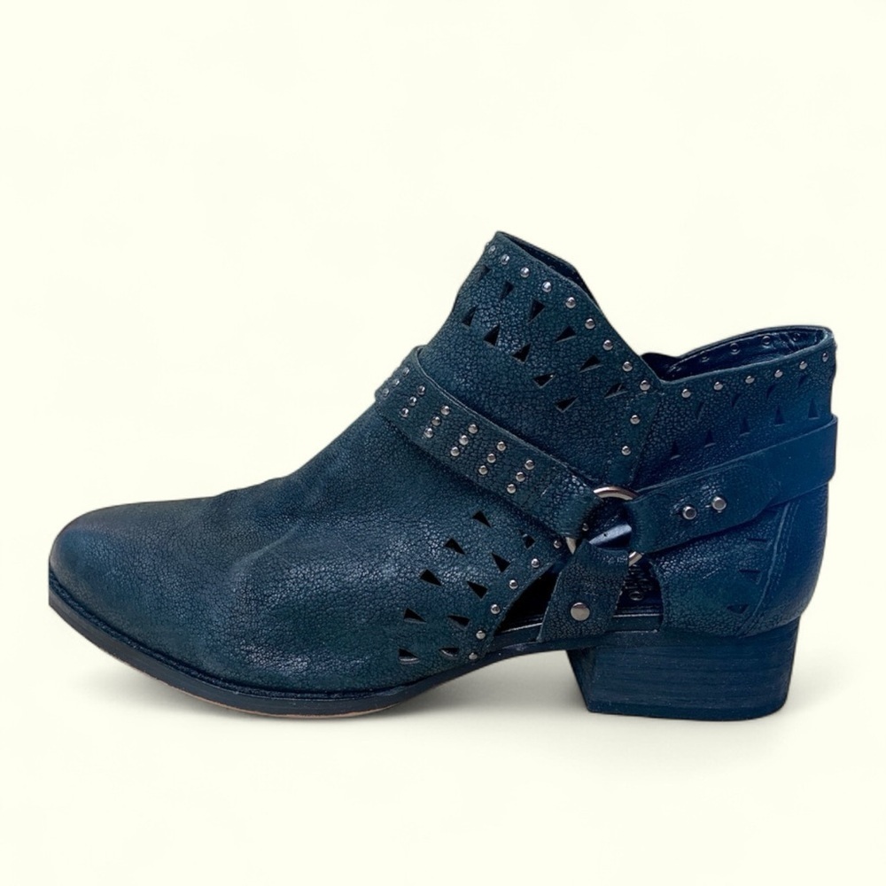 Vince Camuto Calley Elegant Black Ankle Boots - Picture 3 of 13